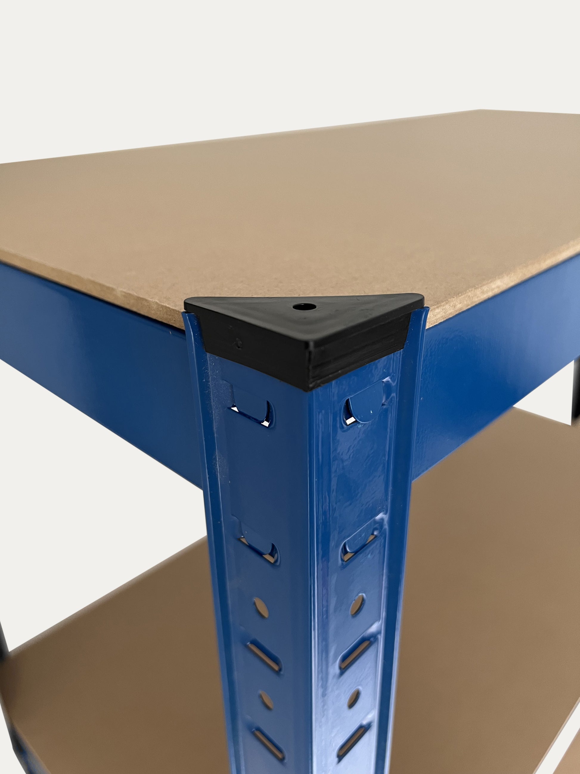 scaffali magazzino blu